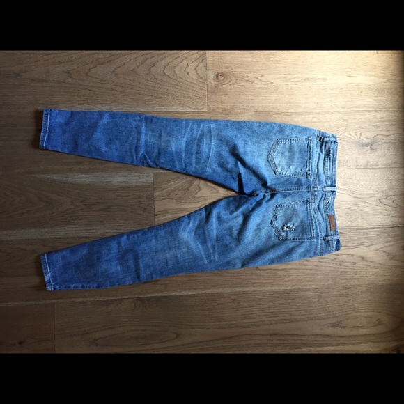 Light wash embroidered jeans - Picture 2 of 6